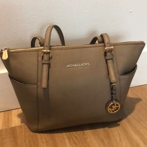 Michael Kors Jet Set Tote